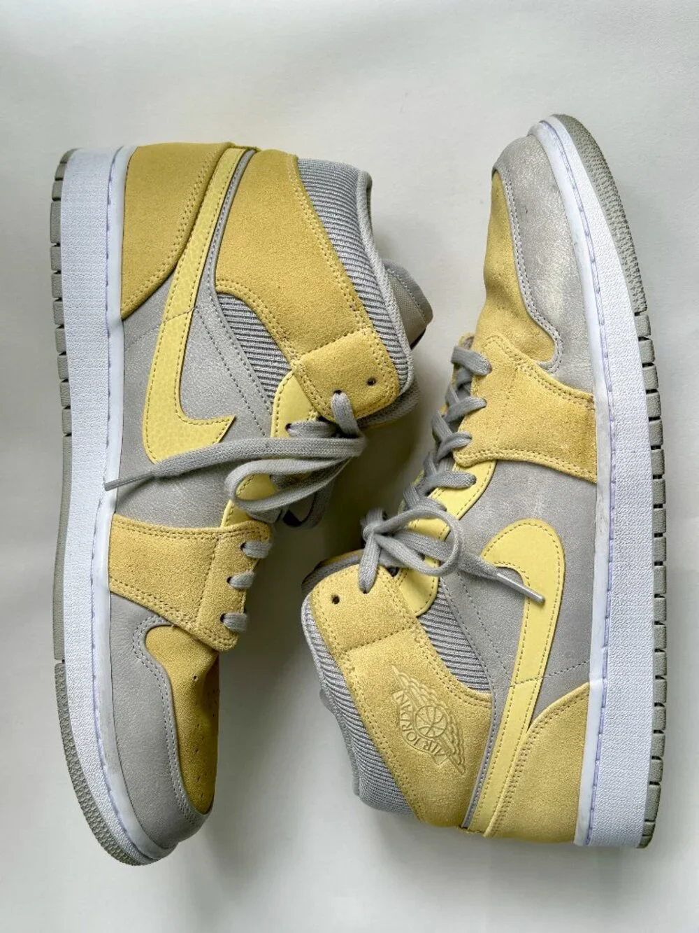 NWOB Nike Air Jordan 1 Mid - Lemon Wash Mixed Textures Yellow – Men’s 12